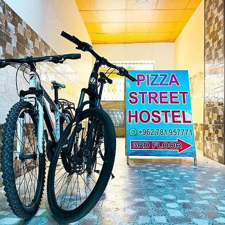 Pizza Street Hostel アカバ エクステリア 写真