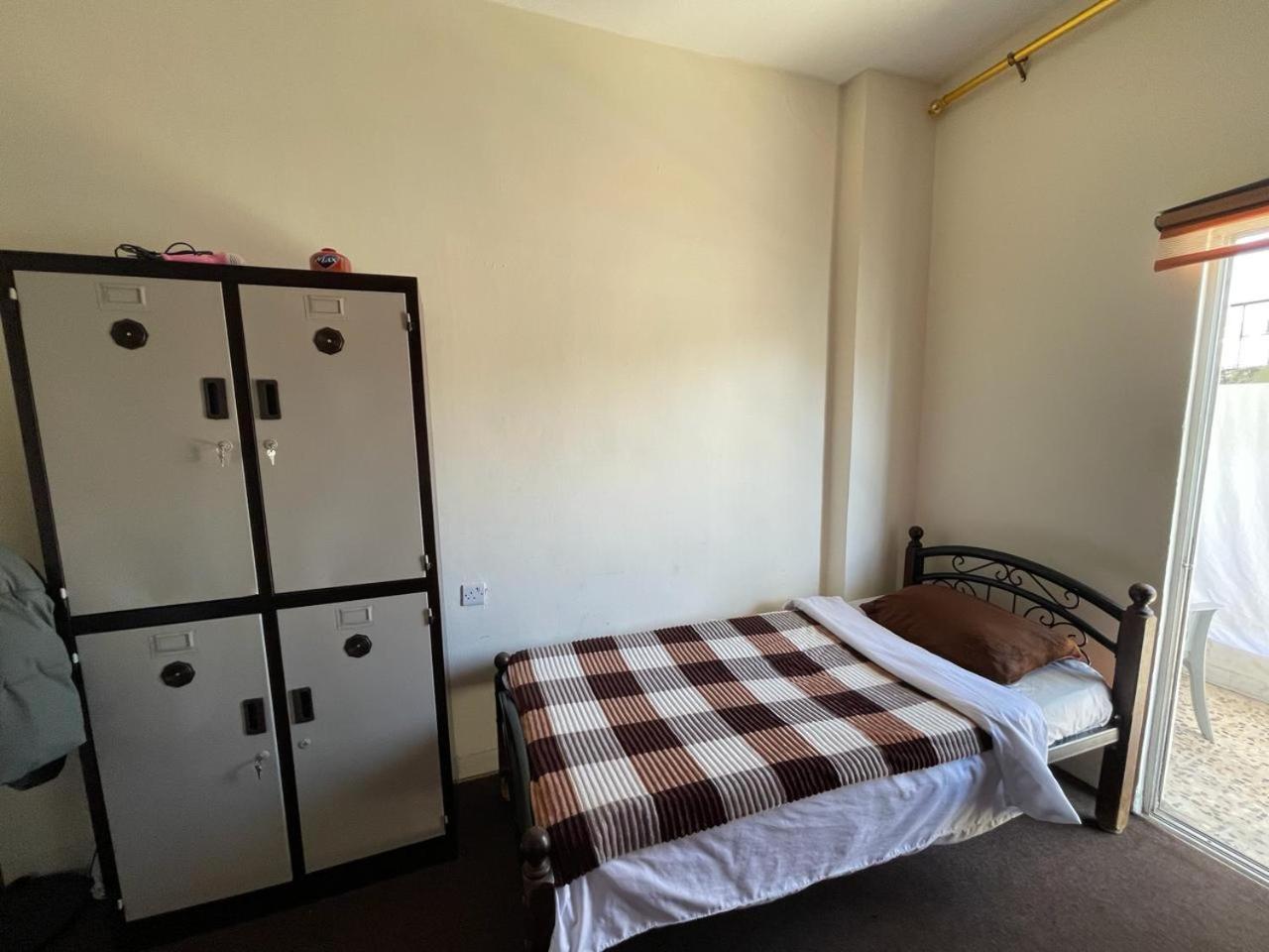 Pizza Street Hostel アカバ エクステリア 写真