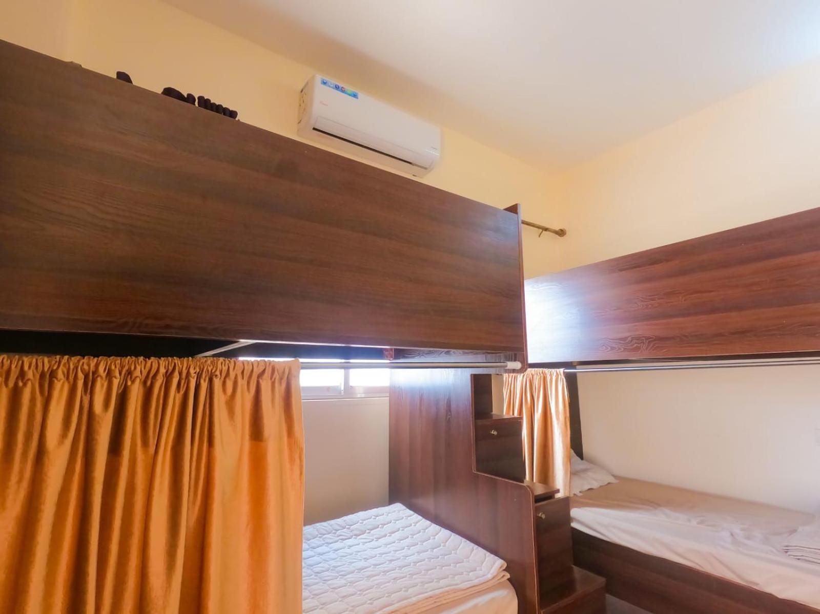Pizza Street Hostel アカバ エクステリア 写真