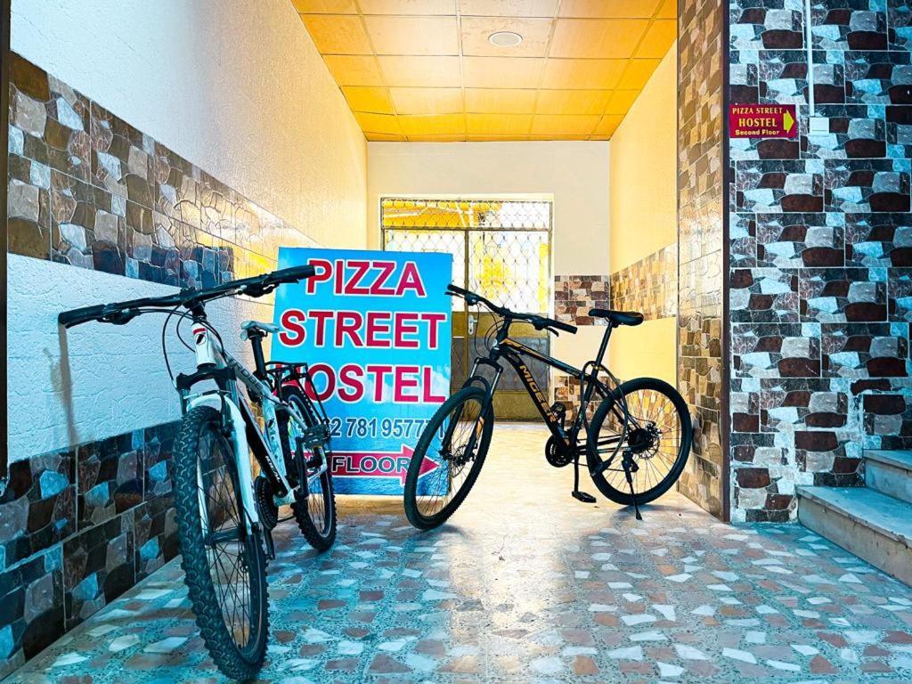 Pizza Street Hostel アカバ エクステリア 写真