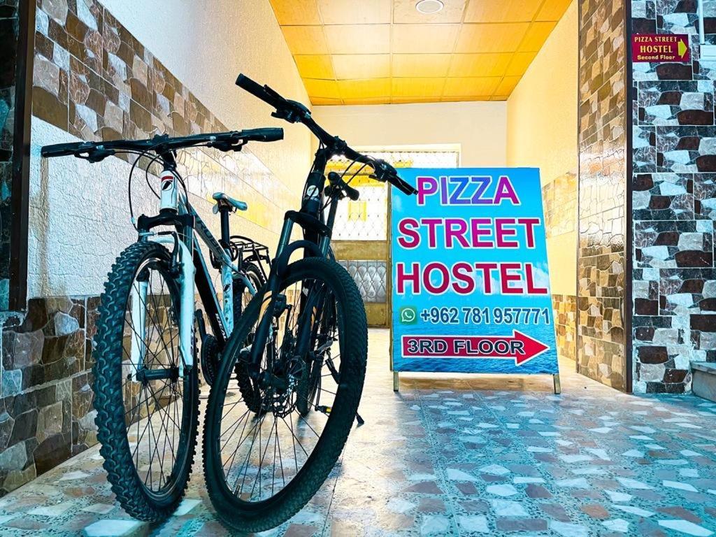 Pizza Street Hostel アカバ エクステリア 写真